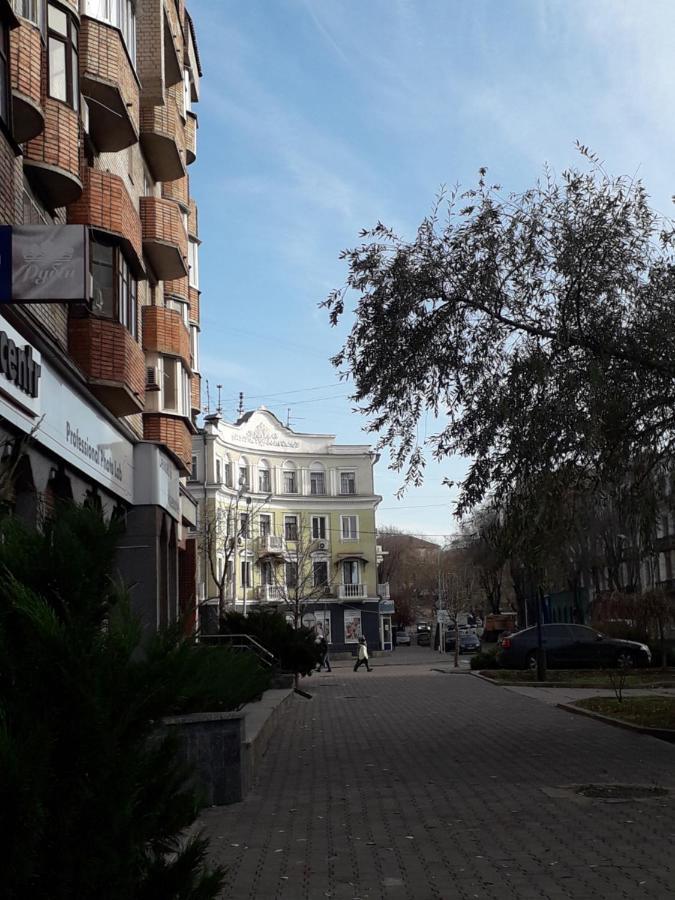 Апартаменты На Проспекте Почтовый Krivói Rog Exterior foto